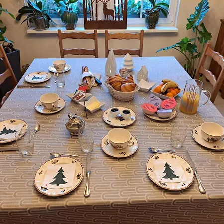 Familiale Privee Proche Du Parlement Europeen De